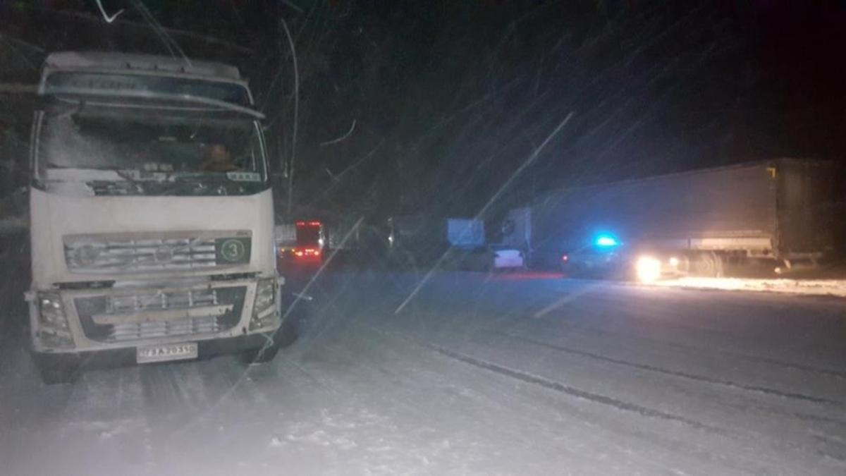 Van'da onlarca blgeye ulamda kar engeli