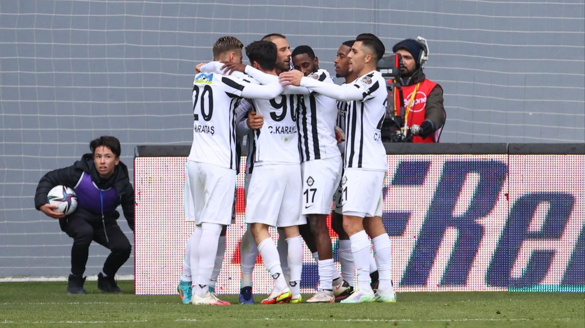 Altay'n Sper Lig'de kalmak iin umutlar yeerdi