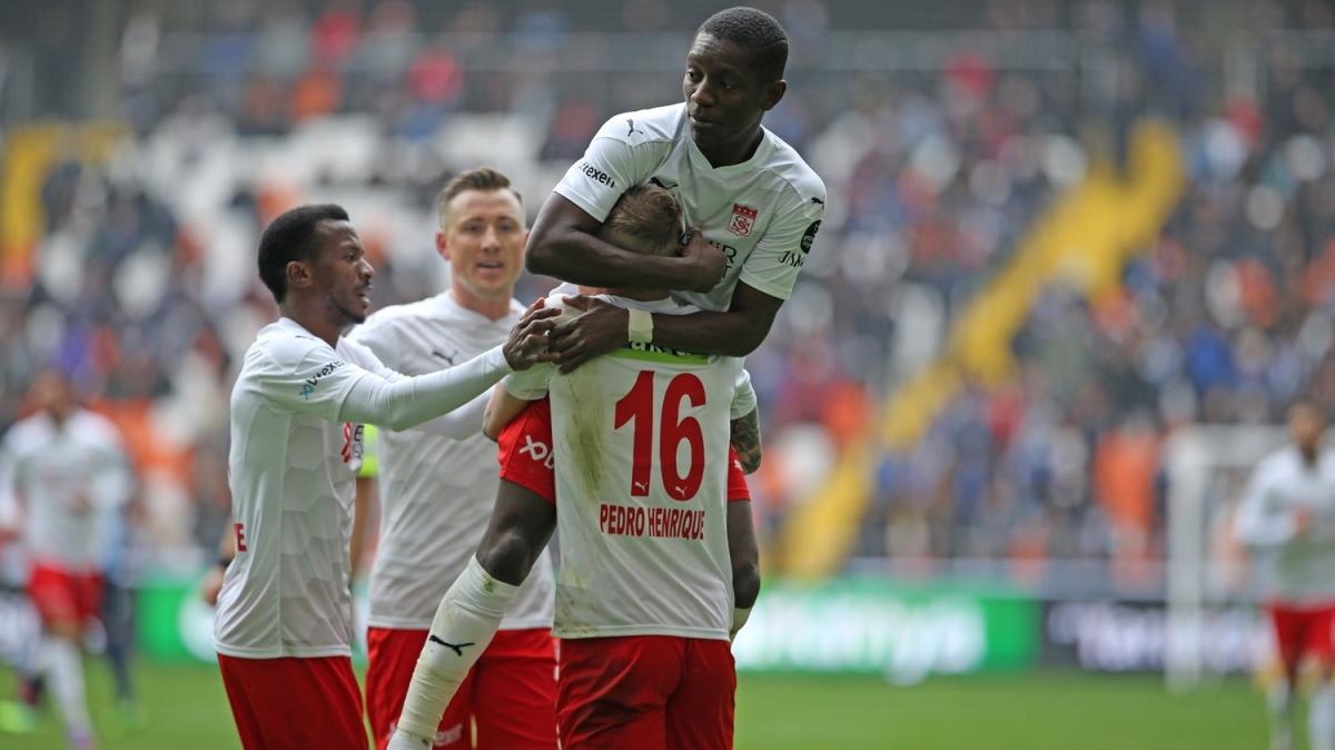 Demir Grup Sivasspor 3 ma aradan sonra galibiyeti hatrlad