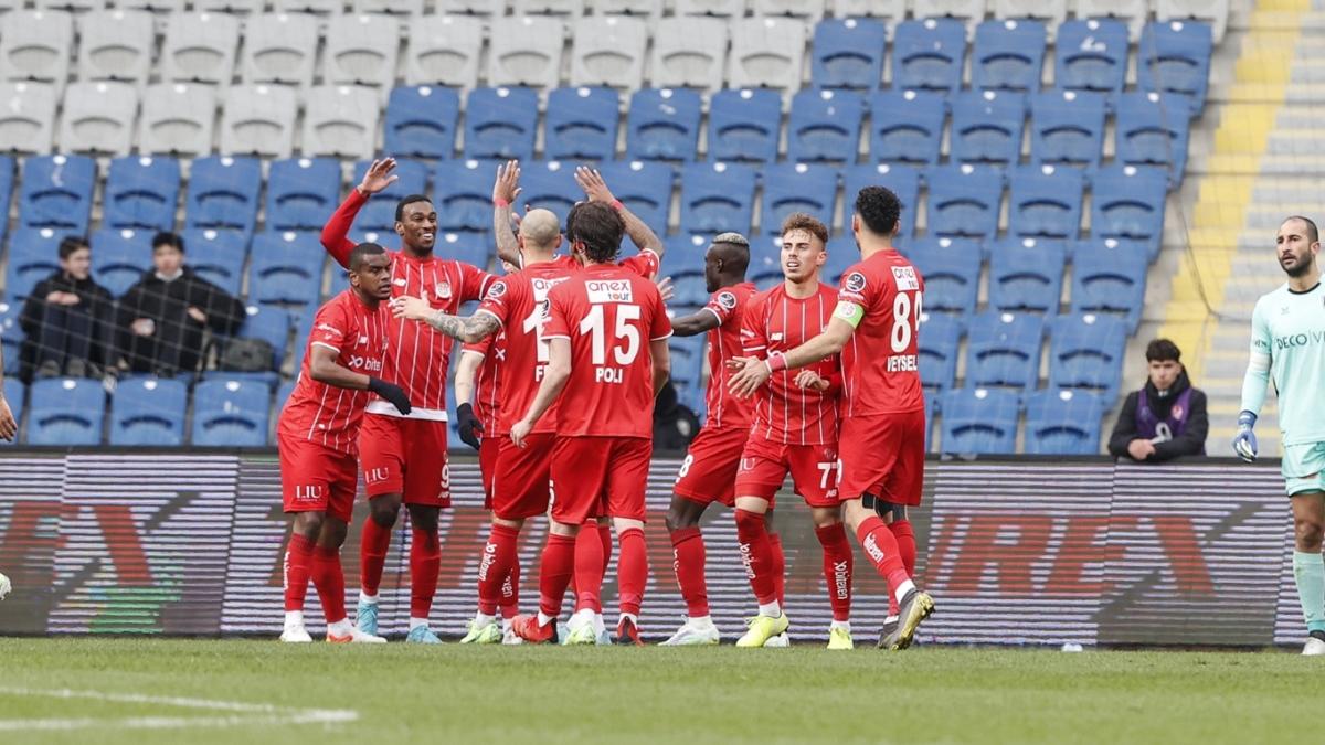 Fraport TAV Antalyaspor, Medipol Başakşehir engelini tek golle aştı