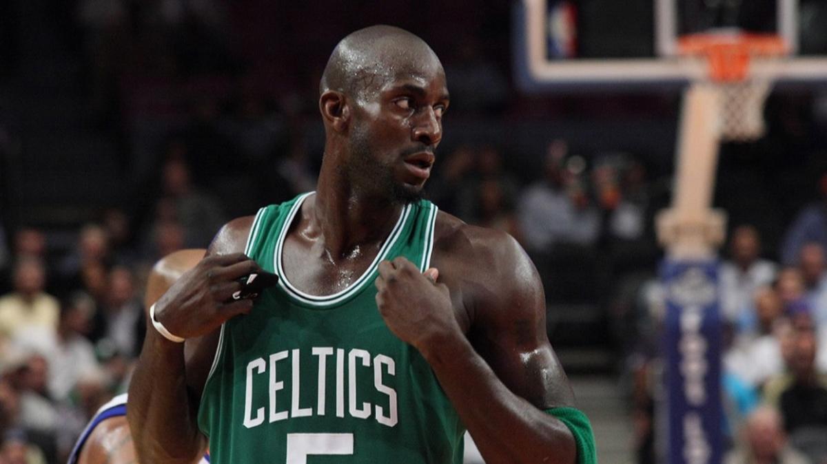 Kevin Garnett'a byk jest! Boston Celtics formasn emekliye ayrd