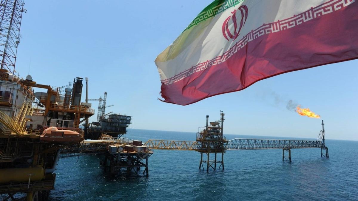 İran'da petrol satışı rakamları yükseliyor! Bir milyon varilin üzerine çıktı