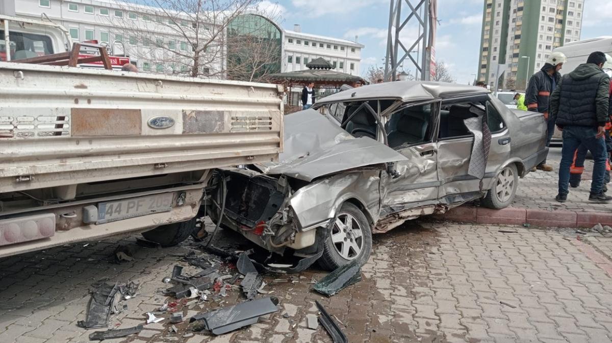 Malatya'da trafik kazası: 6 araç bir birine girdi