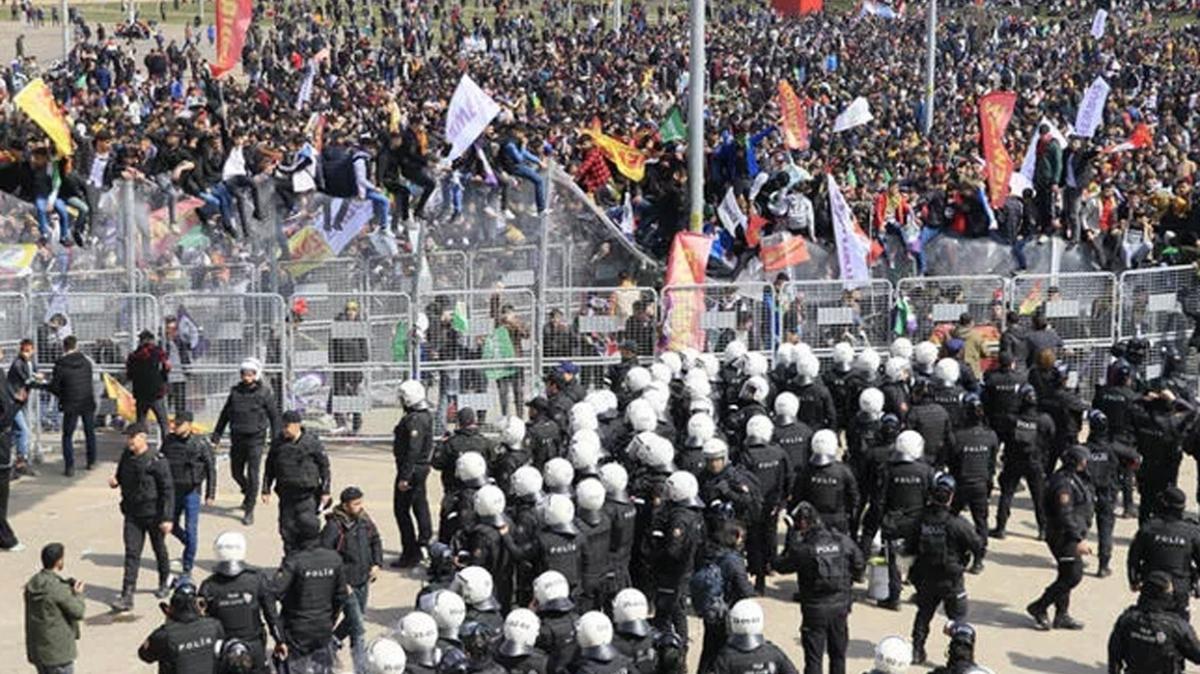 Diyarbakr'daki nevruz etkinliinde gzaltna alnanlarn 266's serbest brakld