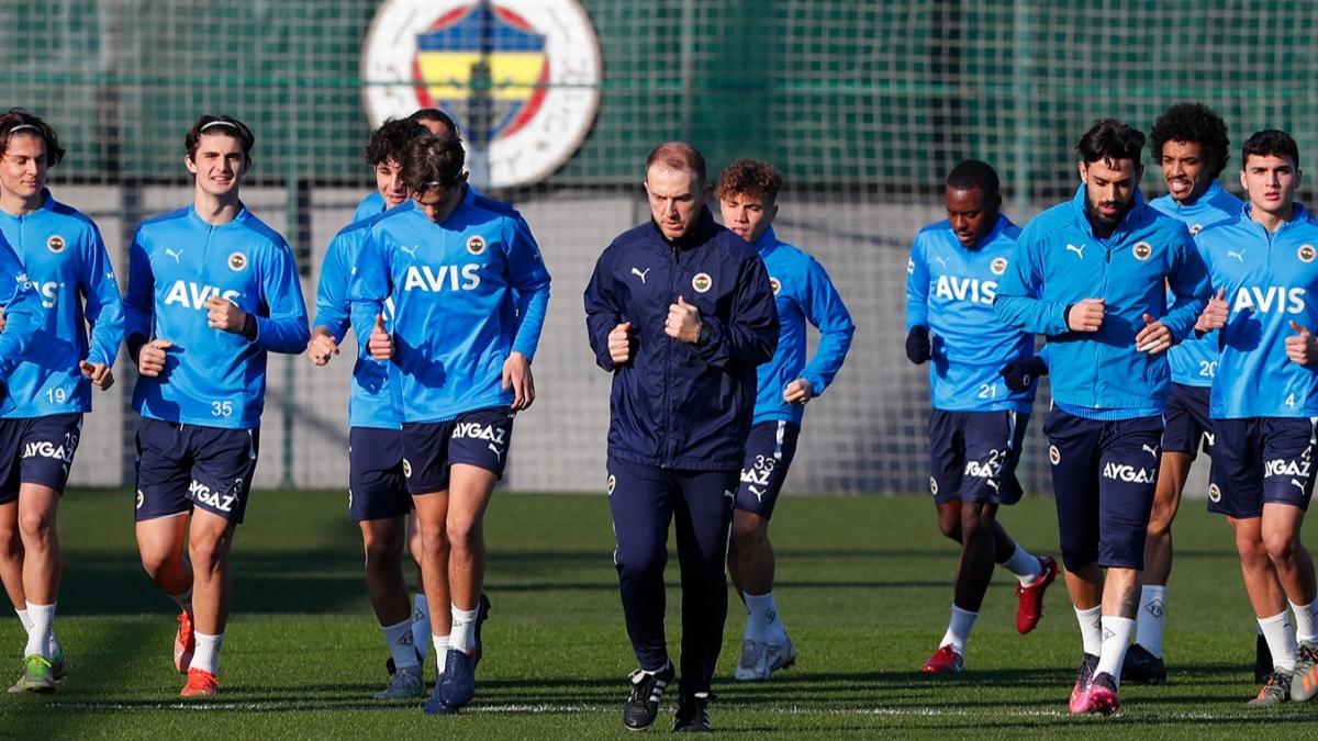 Fenerbahe'de kadro dlar sonras ilk antrenman