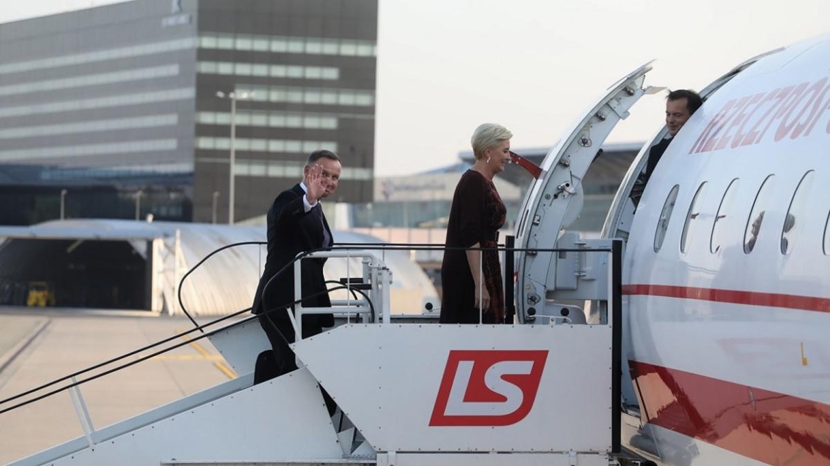 Polonya Devlet Başkanı Duda'nın uçağı acil iniş yaptı