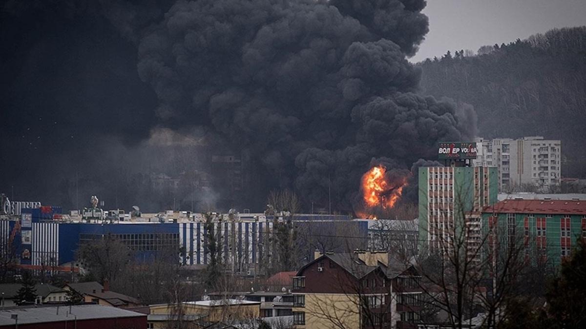 Rusya: Lviv blgesinde byk yakt deposu imha edildi