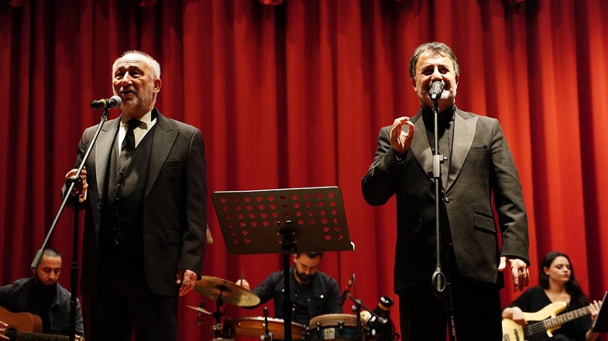 Altan Erkekli ve Veysel Diker'den muhteem performans... Sanatseverlerle bir araya geldiler