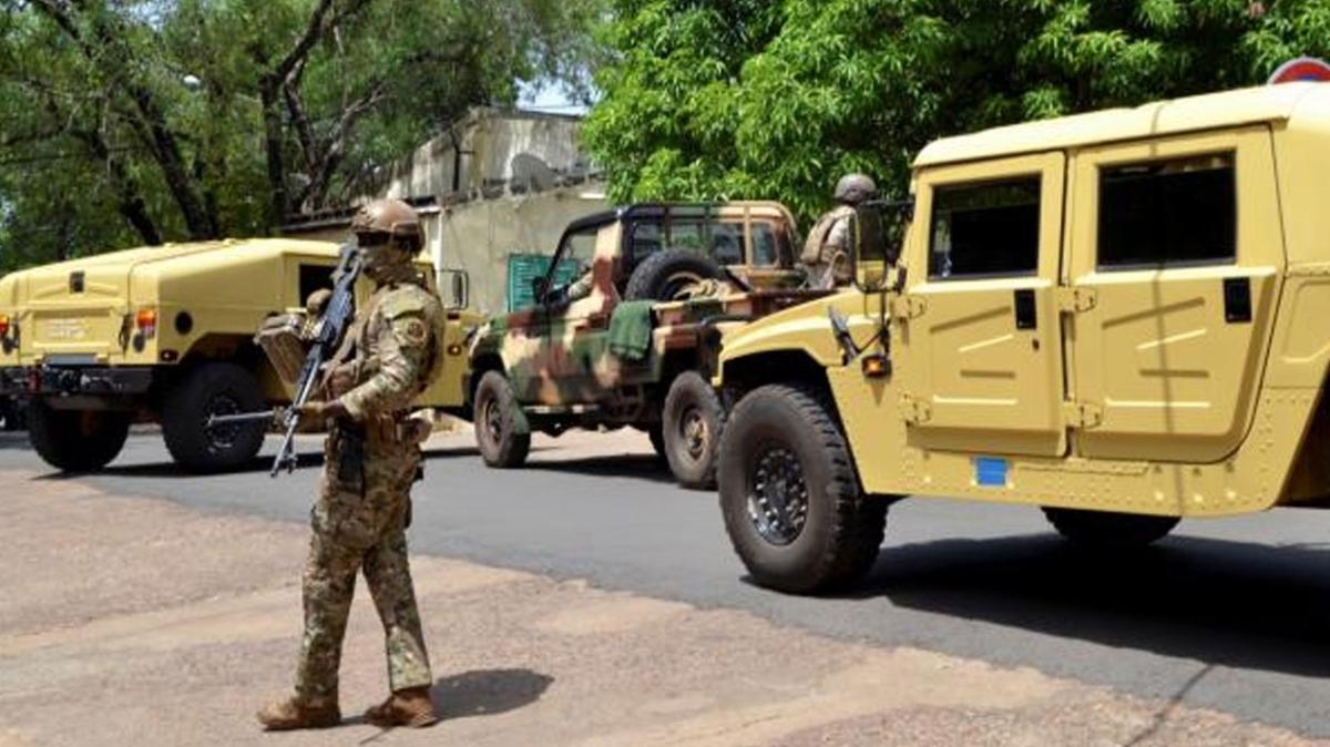 Mali'de orduya silahl saldr! 8 asker ld