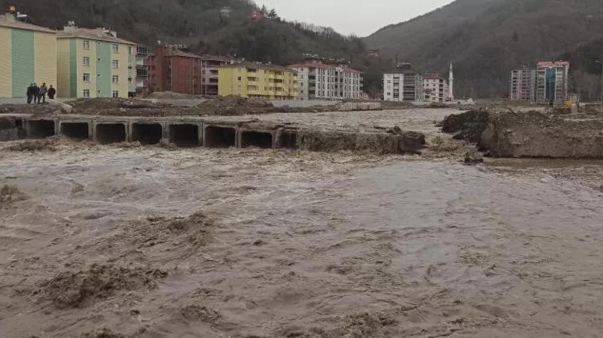 Kastamonu'da kar sularnn erimesiyle Ezine ay tat