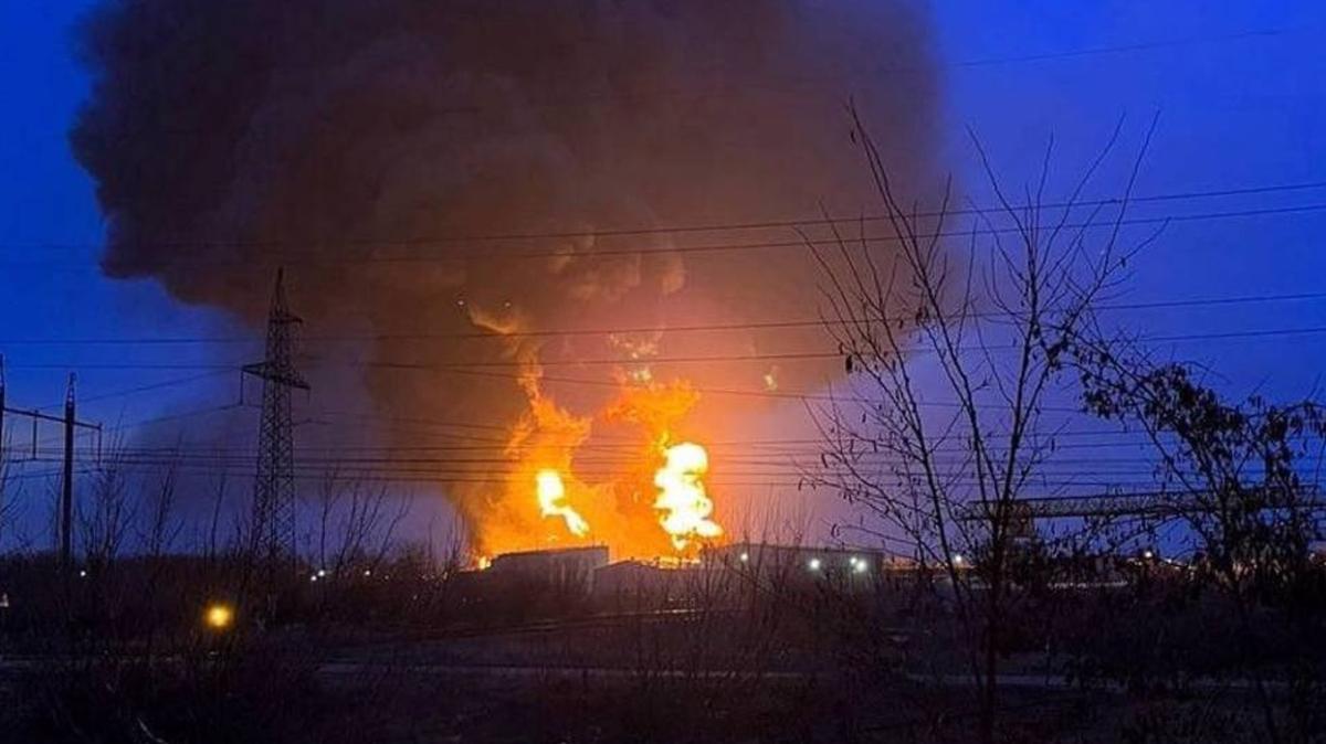 Rusya: "Ukrayna ordusu Belgorod kentindeki petrol deposunu vurdu"