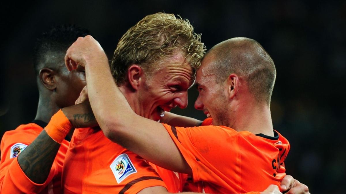 Hollanda futbolunda illegal kumar skandalı: Dirk Kuyt ve Wesley Sneijder de işin içinde