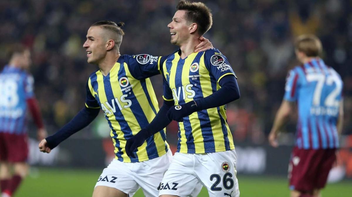 Miha Zajc Fenerbahe'deki en iyi sezonunu yayor