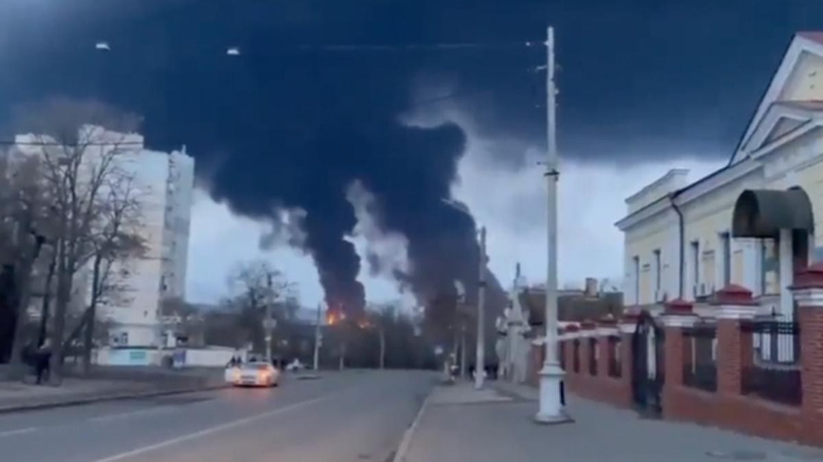 Rusya, Ukrayna'nın liman kenti Odessa'da akaryakıt deposunu vurdu