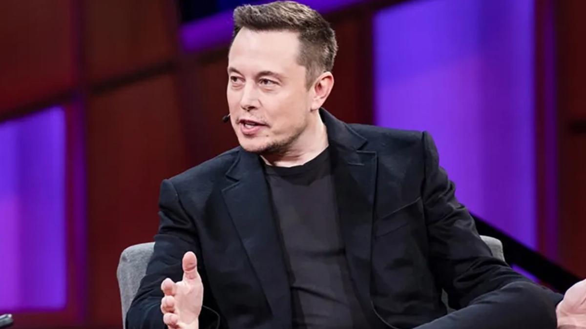Elon Musk Twitter'a ortak oldu