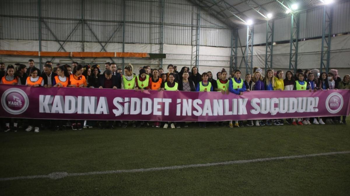 Hakkari Yksekova'da kadna iddete kar futbol turnuvas