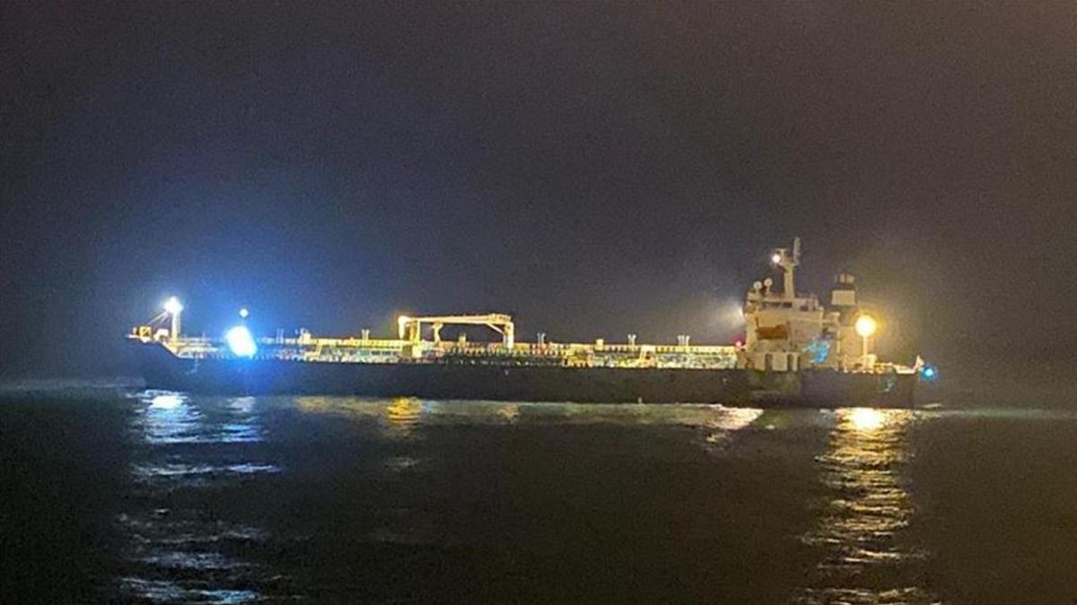 İran Devrim Muhafızları kaçak yakıt gemisine el koydu