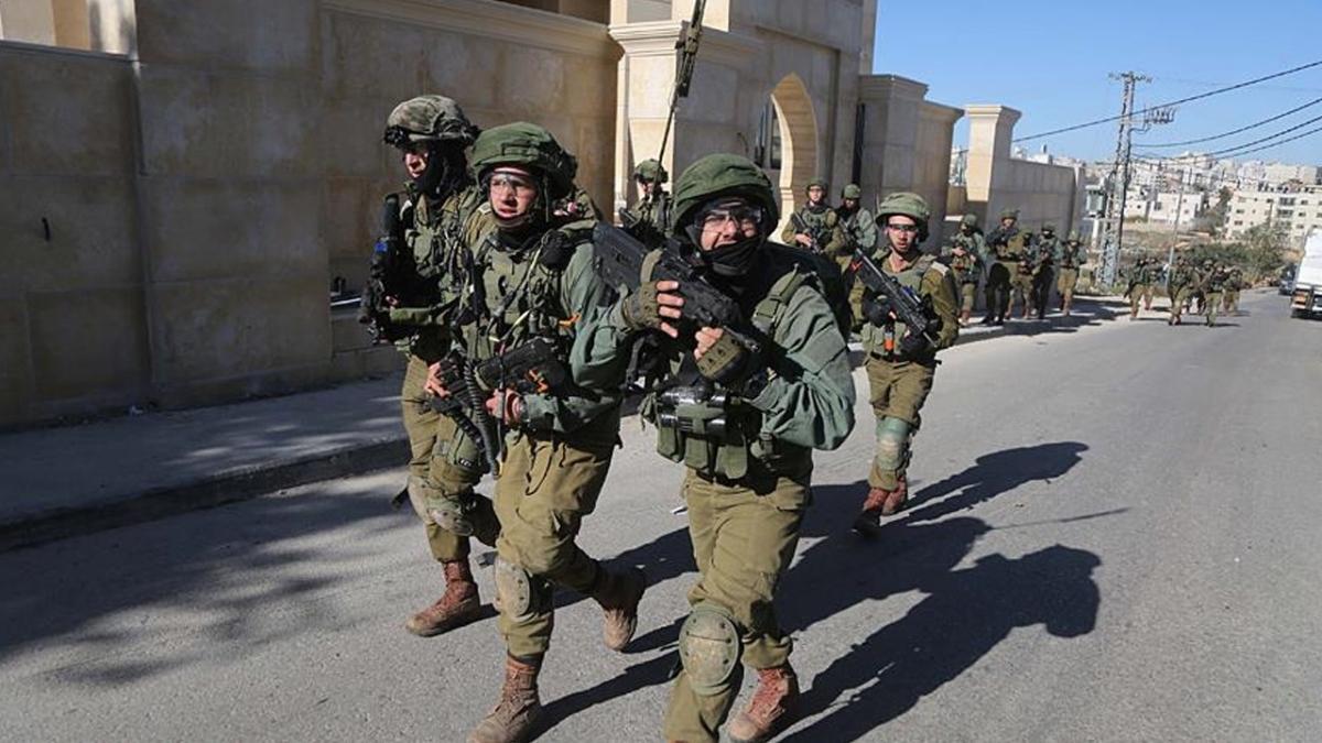 İsrail askerleri, 4 Filistinliyi silahla yaraladı