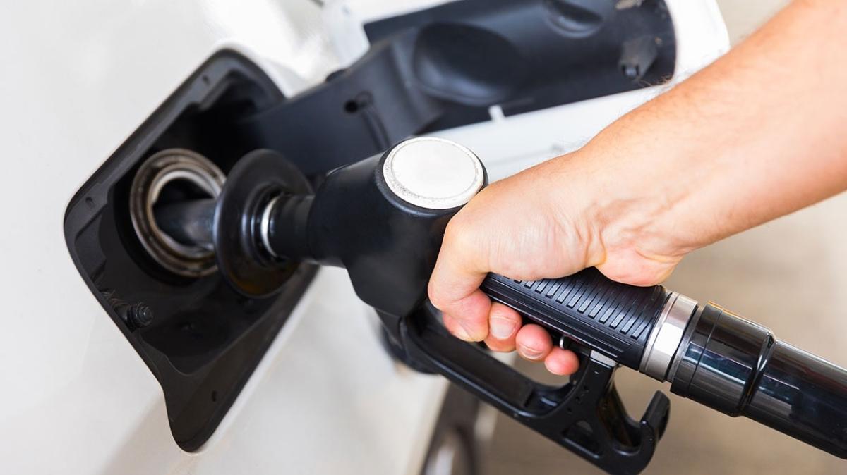 Benzin motorine indirim var m" 11 Nisan 2022 benzin mazot fiyatlar decek mi"