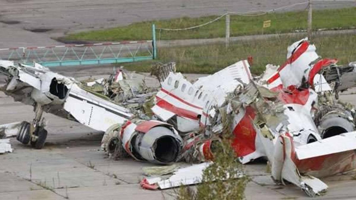 Polonya'da Smolensk uçak kazasıyla ilgili yeni rapor sunuldu