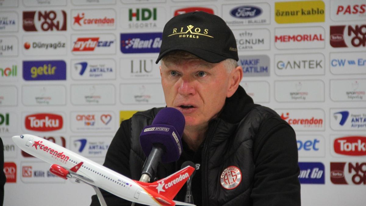 Antalyaspor Teknik Sorumlusu Alfons Groenendijk: Harika bir ekilde yolumuza devam ediyoruz