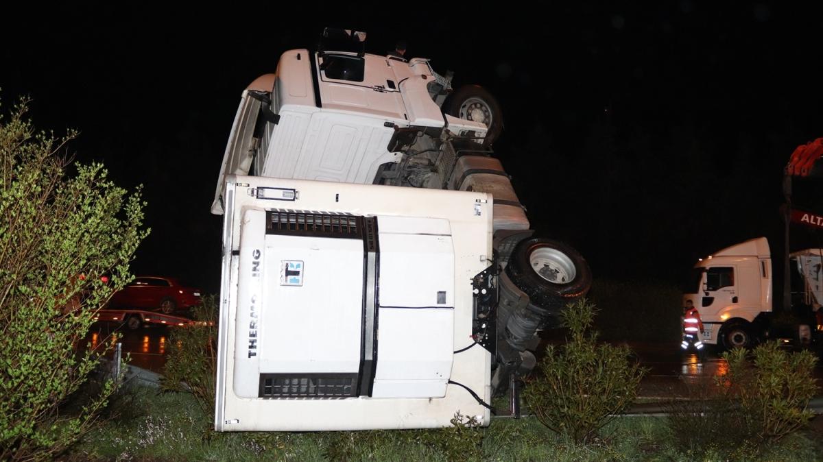 Osmaniye'de zincirleme trafik kazas! Yarallar arasnda polisler de var