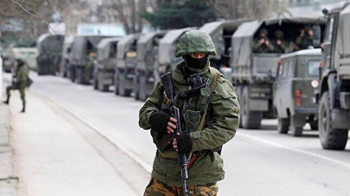 Rusya duyurdu! Mariupol'de bini akn asker teslim oldu