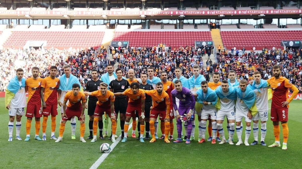 Galatasaray'n Dinamo Kiev'le oynad 'anlaml ma'nda tam 4 gol