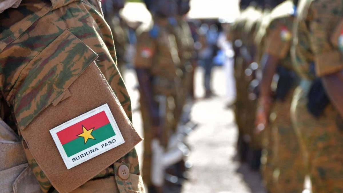 Burkina Faso terrle mcadele iin dmeye bast: 3 bin asker istihdam edilecek