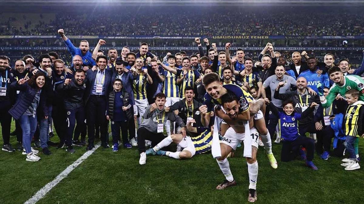 Fenerbahe'nin 163 bin kiilik dev ordusu! Tribnlere damga vurdular