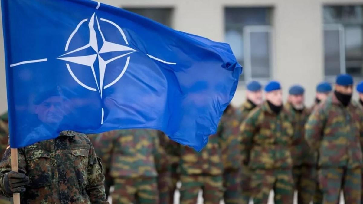 Hollanda, NATO'nun Romanya'daki muharip grubuna 200 asker göndereceğini bildirdi