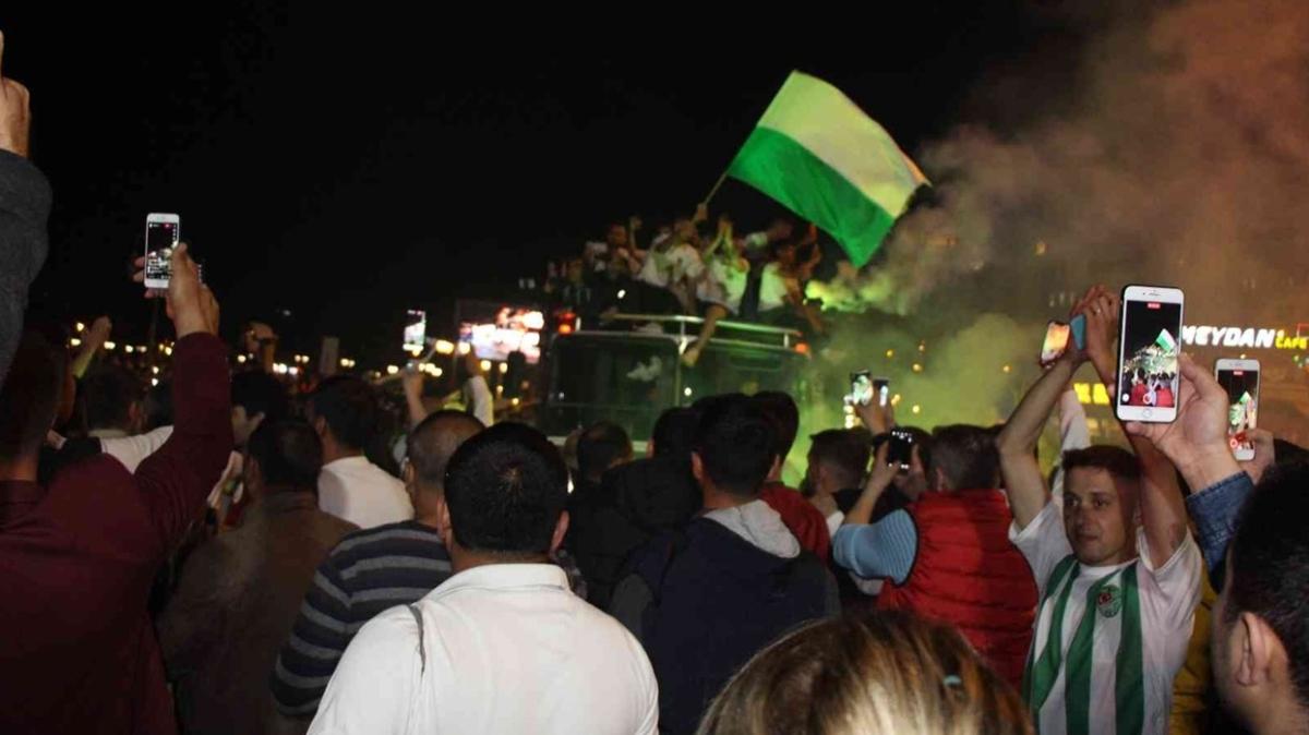 Amasyaspor 18 yl sonra ilki gerekletirdi, taraftarlar byk bir coku yaad