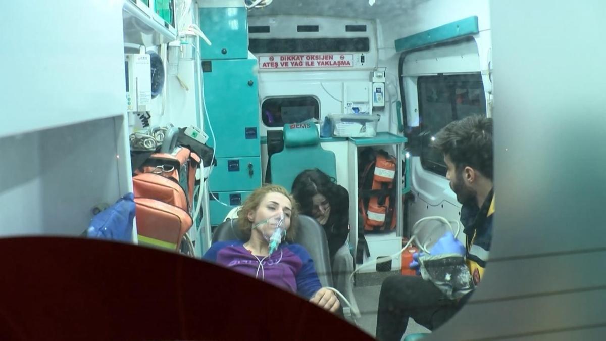 Esenyurt'ta yangın paniği! 12 kişi kurtarıldı