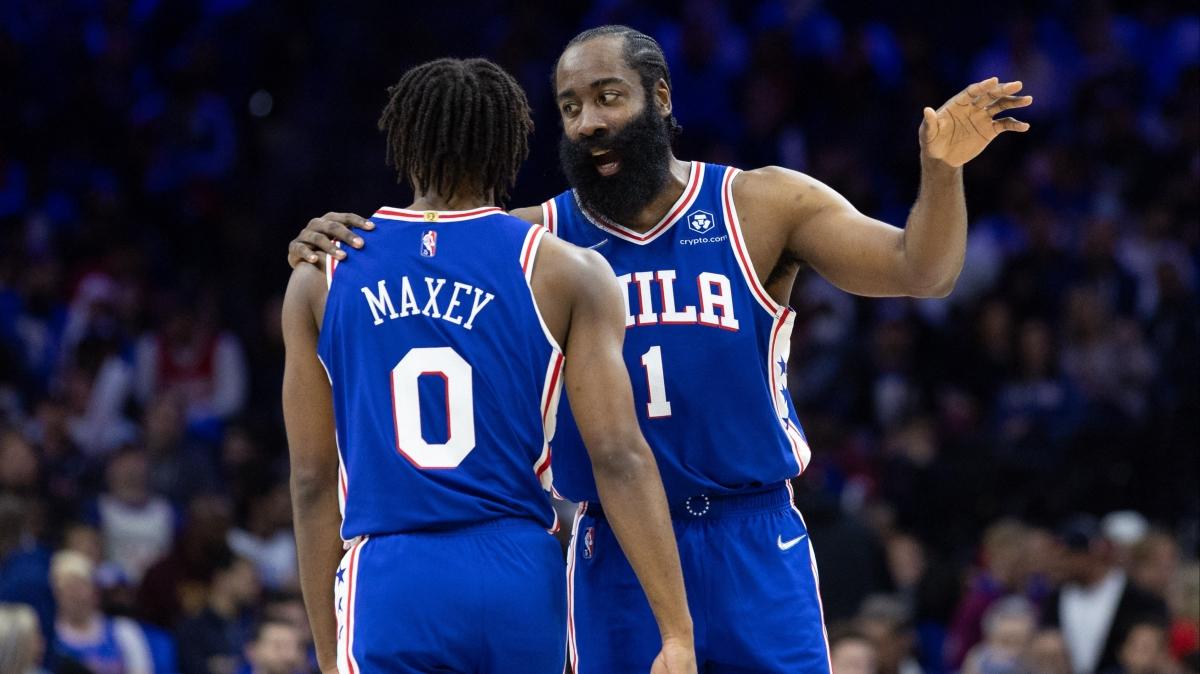 Philadelphia 76ers ve Dallas Mavericks konferans yar finalinde fark bire indirdi