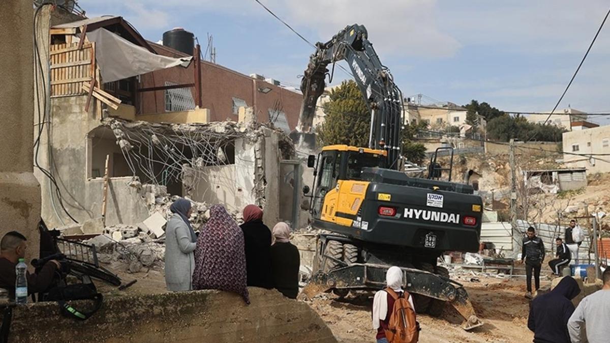 Batı Şeria'da Filistinlilere ait evler yıkıldı!