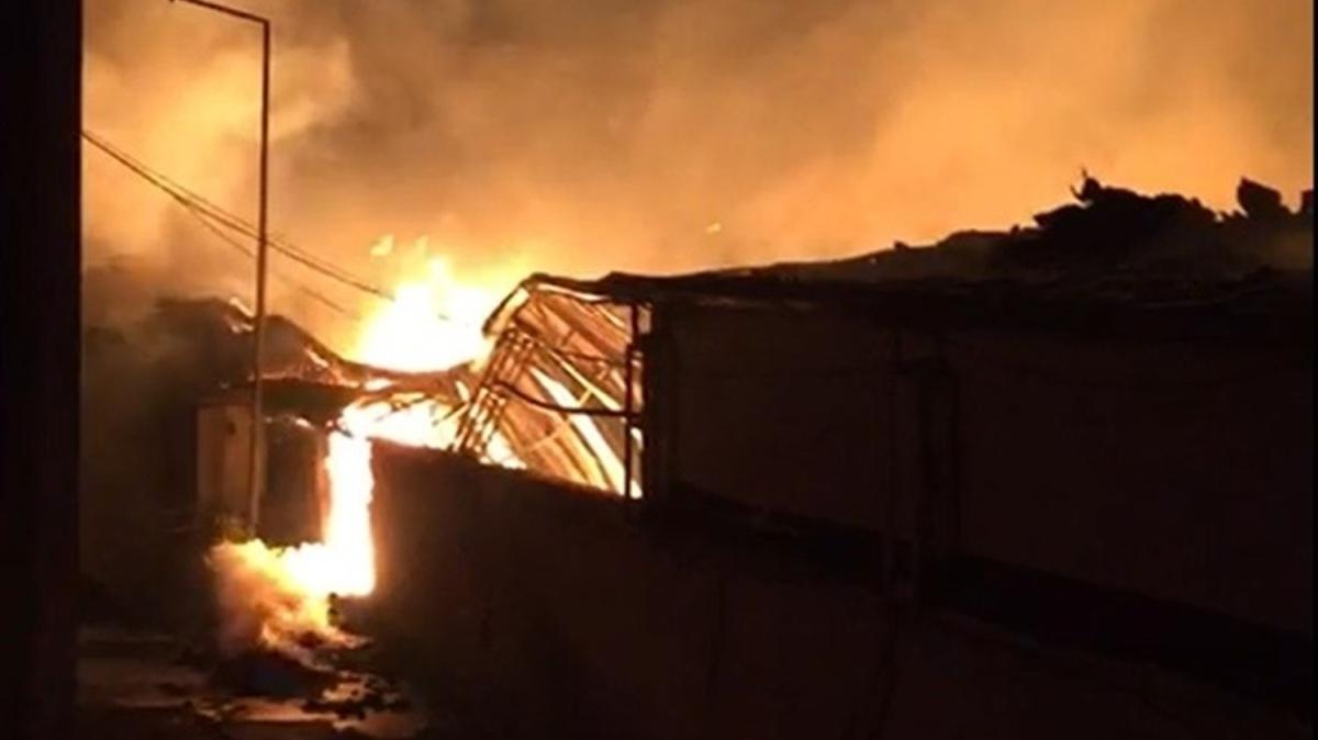 Aydın'da alevler yükseliyor! Su fabrikasında korkutan yangın
