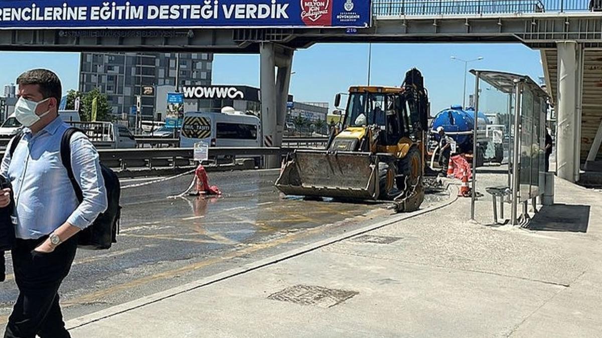 Kartal'da iskiye ait su borusu patlad! Blgede trafik younluu yaanyor