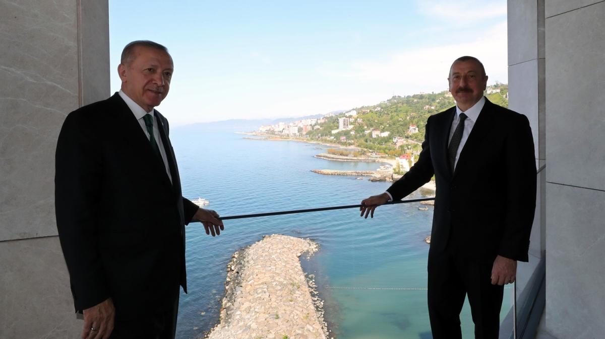 Başkan Erdoğan ve Aliyev havalimanı açılışı sonrası bir araya geldi