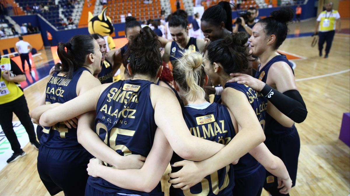 Fenerbahe Safiport Kadnlar Basketbol Sper Ligi'nde ampiyon oldu