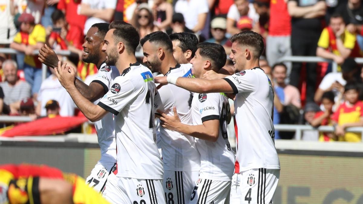 Kırmızı kartları havada uçtu! Beşiktaş İzmir'de 3 puanı 2 golle aldı