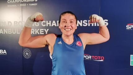 Şennur Demir Dünya Kadınlar Boks Şampiyonası'nda bronz madalyayı garantiledi