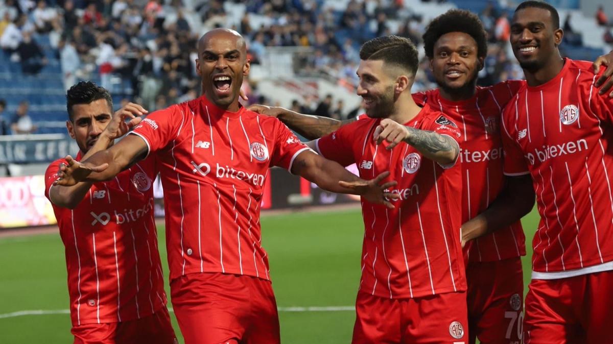 Antalyaspor Avrupa'da zirveye oynuyor! Lider Liverpool