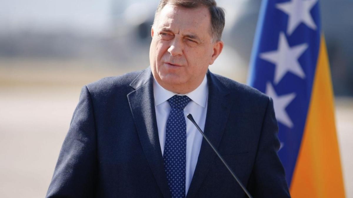 Bosna'da Srplardan ordu kurmak isteyen Dodik'ten Bosna Hersek Devlet Bakanna istifa talebi