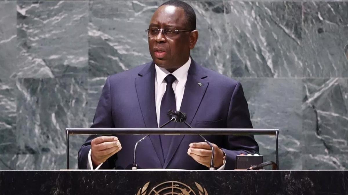 Senegal Cumhurbakan Sall'dan iki lkeye ziyaret!