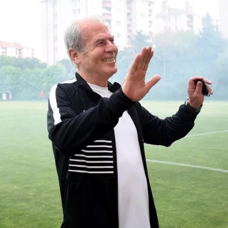 Başkan adayı olması beklenen Mustafa Denizli'den futbolculara ziyaret