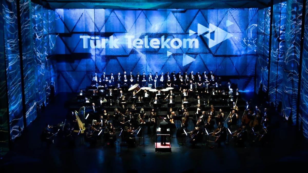 AKM'in kalbi Trk Telekom Opera Salonu'nda gala gecesine zel performans