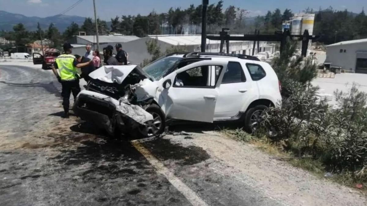 Mula'da araba kazas: 4 yaral