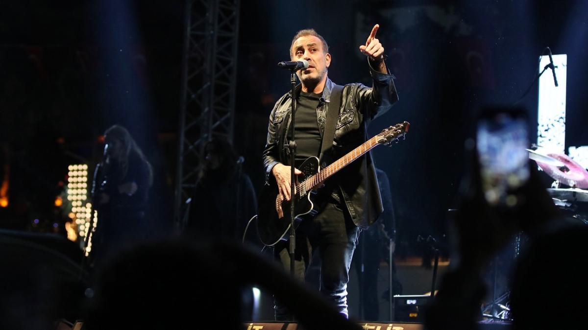 Haluk Levent'ten Manisa'da 19 Mays konseri