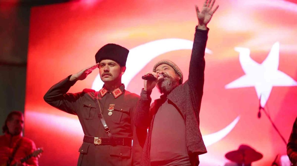 Feridun Dzaa konserinde evlilik teklifi srprizi