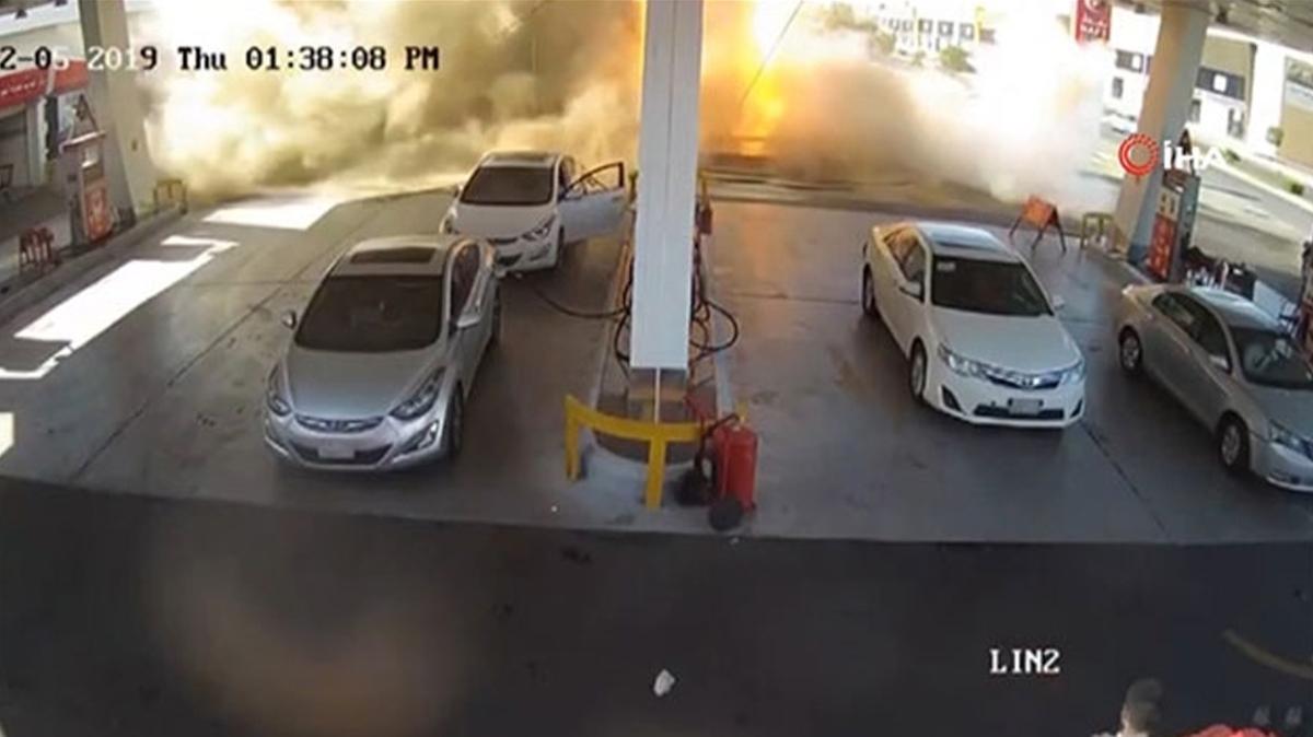 Suudi'de benzin istasyonunda patlama